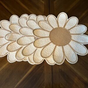 Daisy Cream Placemats - Set of 4